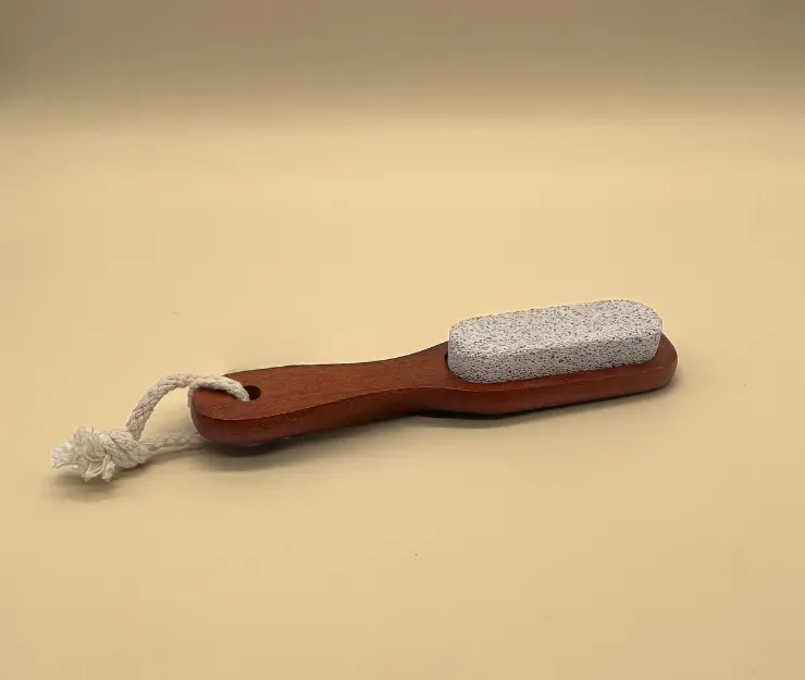 Brosse avec pierre ponce